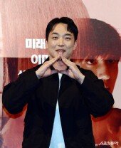 오희준, AI 포즈~