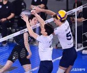 허수봉, 넘어가라!