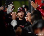 더그아웃 달구는 오스틴 솔로포