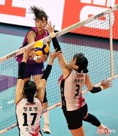 정윤주, 블로킹을 뚫어라~