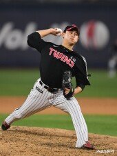 김영우, 팬들 탄성 자아내는 신인의 강속구