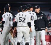 이강철 감독, LG의 8연승 저지