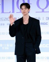 이채민, 훈훈한 손인사~