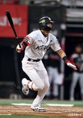 천성호 ‘팀 첫 안타’