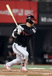 문보경 ‘당겨서 안타’