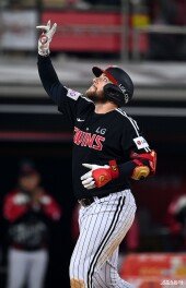 5호 홈런 오스틴, 홈런 공동 선두