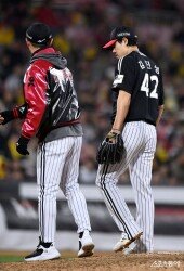 자진 강판하는 김진성