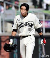 박지환, 잘 맞은 타구가 병살이라니~