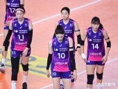 허무하게 내준 1세트에 고개 숙인 김연경