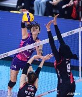 정윤주, 강력한 공격