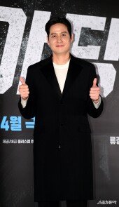 박해준 ‘패딩 입고 올려고했는데’