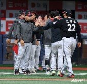 염경엽 감독 ‘4연승 좋아’