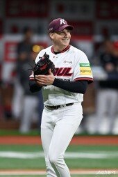 로젠버그 ‘호수비에 미소가 절로’