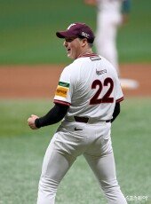 로젠버그 ‘8회도 무실점’