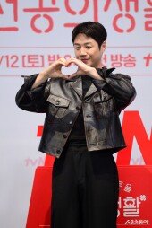 정준원 ‘산부인과 구릉도원’