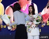 김연경, ‘(양)효진아 다음 시즌엔 올라와라’
