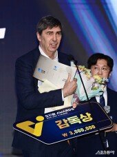 필립 블랑 감독, ‘현대캐피탈의 올해 마지막 트로피’