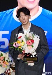 한선수, ‘30주년도 받고 싶지만’