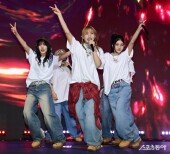 영파씨, 국힙 여동생의 축하무대