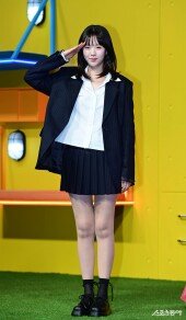 지예은, 직원2이자 선장의 인사