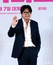 김윤석, 세상에 사랑 바이러스 전파~