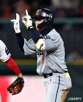 채은성, 추격의 1타점 2루타~