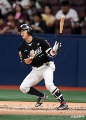 허경민 ‘당겨서 안타’