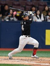 오윤석 ‘이제 점수 뽑아야지’