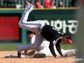 이지영, 깜짝 2루 도루