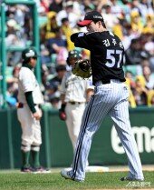 김주온, 1회를 못 넘기고 교체