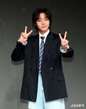 박지훈 ‘약한영웅, 깜찍한 V~’