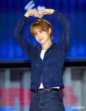 투어스 경민 ‘누나들의 사랑 독차지~’