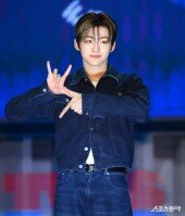 투어스 지훈, 잘생김 폭발~