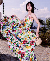 김소현, 화려한 꽃 드레스보다 더 화려한 비주얼 [화보]