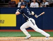 김재환, 1군 복귀 2루타!