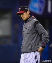 염경엽 감독, 절레절레