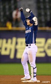 김휘집, 양 팔을 번쩍!