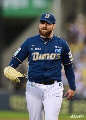 로건, 절묘한 수비에 피어나는 웃음