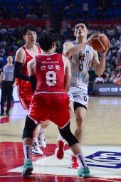 하윤기 ‘수비를 넘어서’