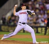 700경기 출장 기록하는 김진성