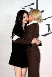 이혜영 ‘과거의 조각에게 뽀뽀’