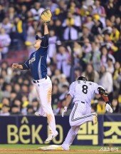 서호철, ‘볼만 간신히 잡았어’