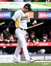 만루 허용에 아쉬운 김광현