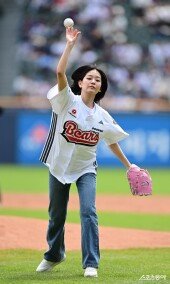 야구선수 정수빈 아닌 배우 정수빈의 시구