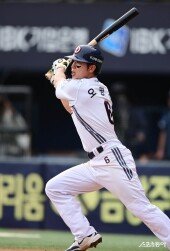 오명진, 승부 결정짓는 2루타