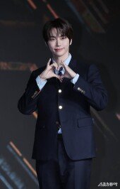 정현규, 공식 하트 포즈