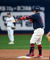 유강남, 역전 2타점 2루타!