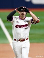 카디네스 ‘홈런 세리머니’