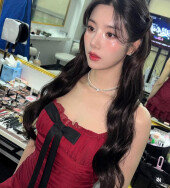 ‘워터밤 여신’ 권은비, 숨길 수 없는 볼륨 몸매 [DA★]