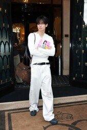 더보이즈 주연, 파리서 눈부신 스트릿 감성